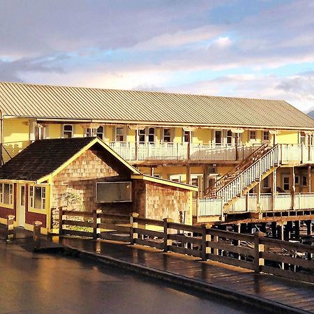 Seine Boat Inn Alert Bay Eksteriør bilde